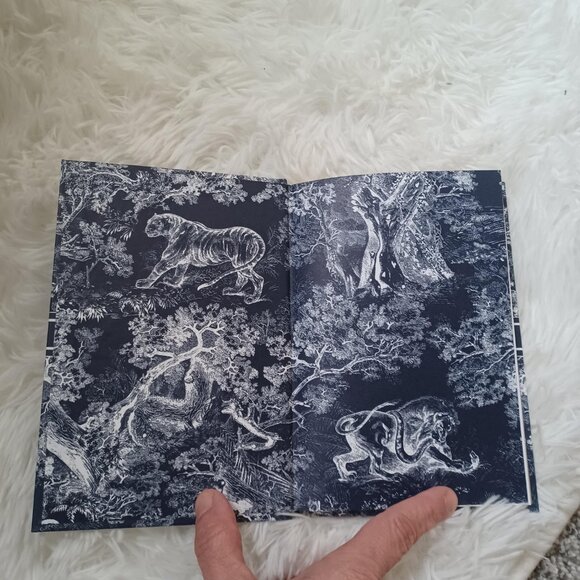 NEW! Christian Dior Blue & White Toile de Jouy Motif Unlined Notebook - Picture 5 of 5